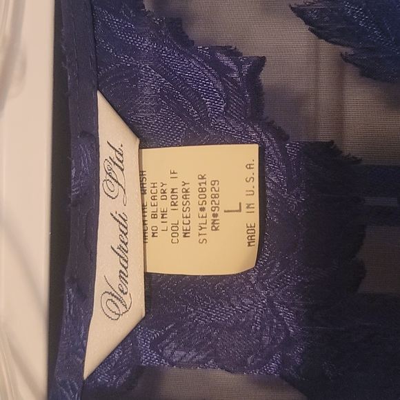 Vendredi Ltd. 2 piece Loungewear - Picture 3 of 5